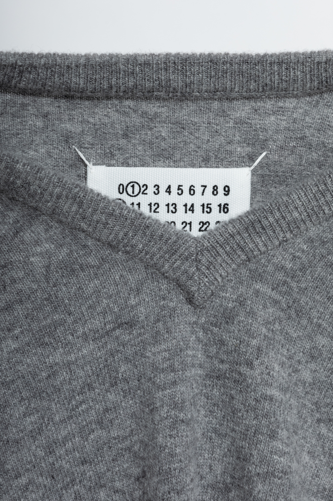 Maison Margiela ウール100% Vネックニットカーディガン
